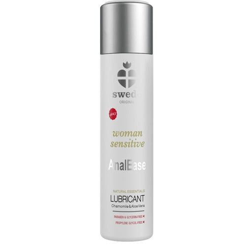 Lubrifiant anal Swede Woman Sensitive AnalEase, bouteille blanche en gros plan etiquette LUBRICANT, toucher doux non collant aloe vera et camomille.