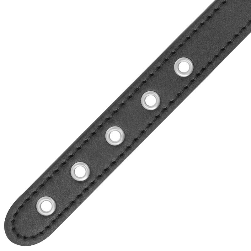 Anneau de soumission avec sangle et chaîne — détail texture surface