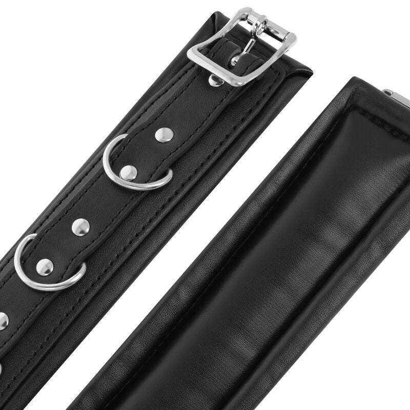 Menottes BDSM rembourrées en simili cuir avec boucle — vue de dos