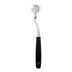 Roue de Wartenberg ElectraStim unipolaire de 17 cm vue de cote, tete a pointes metalliques et poignee acrylique noire, accessoire de stimulation sensorielle externe BDSM.