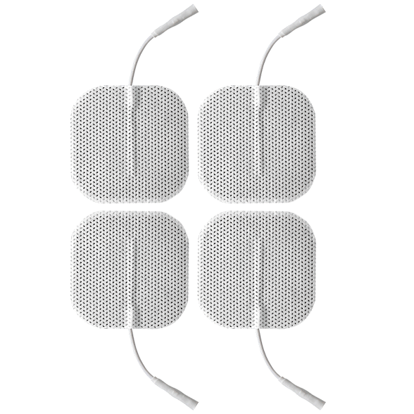 Lot de quatre electrodes carrees adhesives ElectraStim a fils, tissu et gel conducteur unipolaire, vue rapprochee des tampons pour stimulation electro de surface.